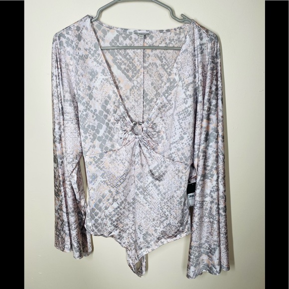 {NWT} Guess Snake Print Bodysuit XL Gray - Picture 7 of 14